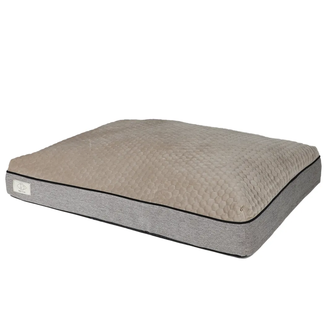 Europet Bernina International B.V. D&D Home Celia ergonomisk hundeseng lille 80 x 60 x 15 cm i taupe