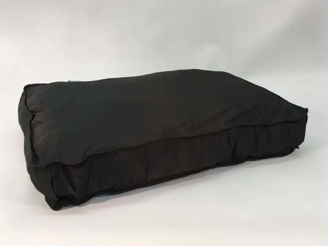 MiniZoo Hundepude behandlet med permetrin M-L 100 x 70 x 10 cm Sort