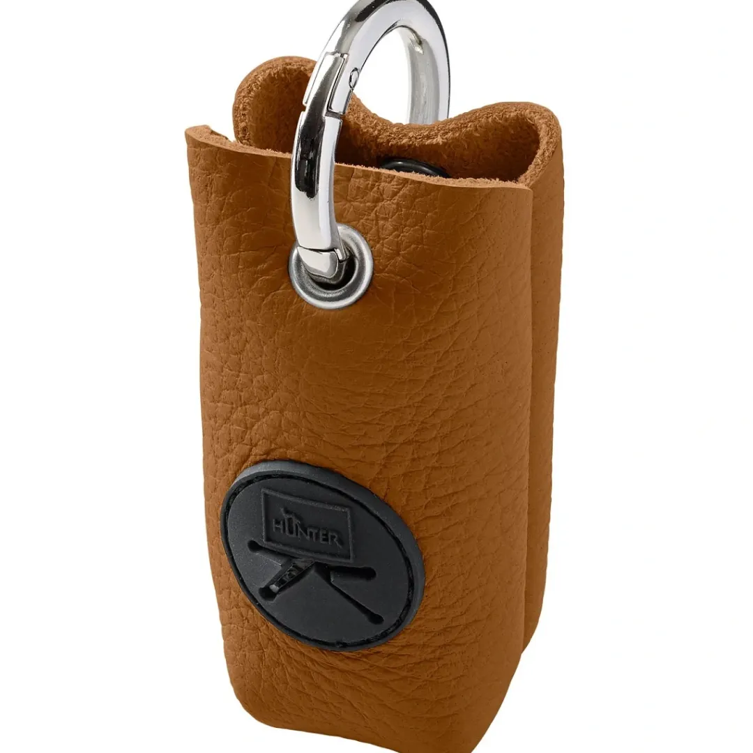 Hunter Yuna høm høm holder Cognac