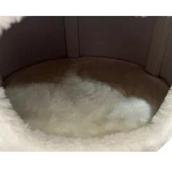 Kattens No. 1 Kattens no 1 Rund hule med plys i beige Ø 50 cm med stor indgang