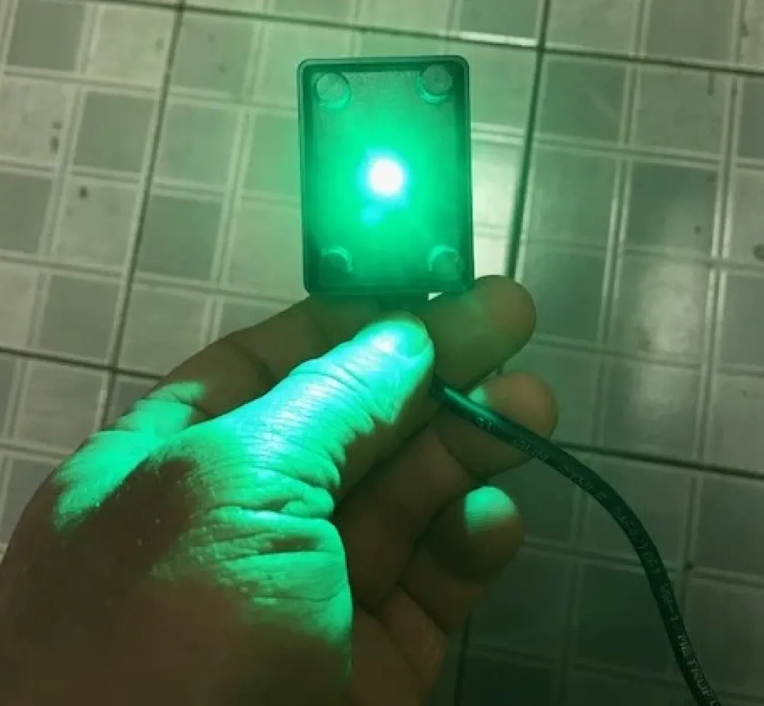 MiniZoo Månelys lampe med led spot (Grønt lys) til at lægge ovenpå glasset.
